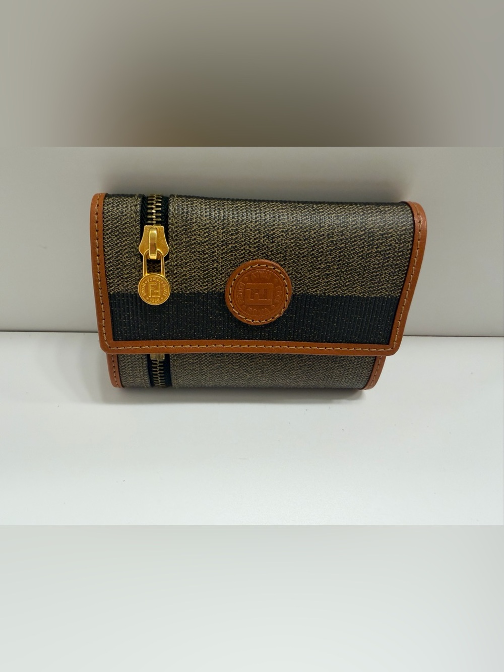 EUC- Vintage Fendi Pequin Stripe 8-key case / compact wallet combo.